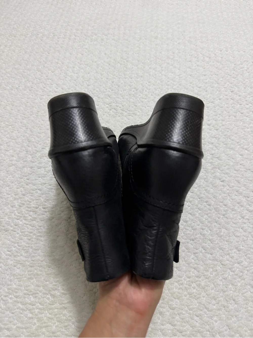KEEN Black Leather Side Zip Kate Wedge Ankle Boots Women’s Size 8.5